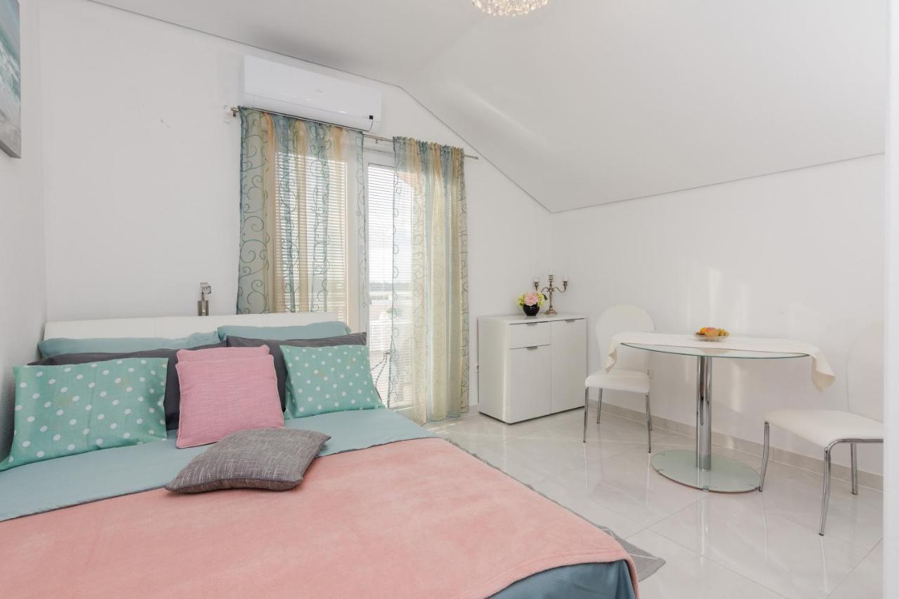 Villa Flora Maris Apartments Privlaka  Exteriér fotografie