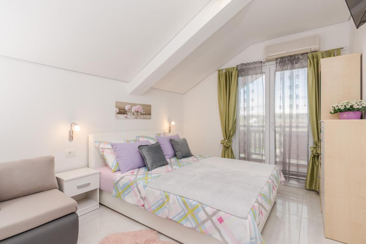 Villa Flora Maris Apartments Privlaka  Exteriér fotografie