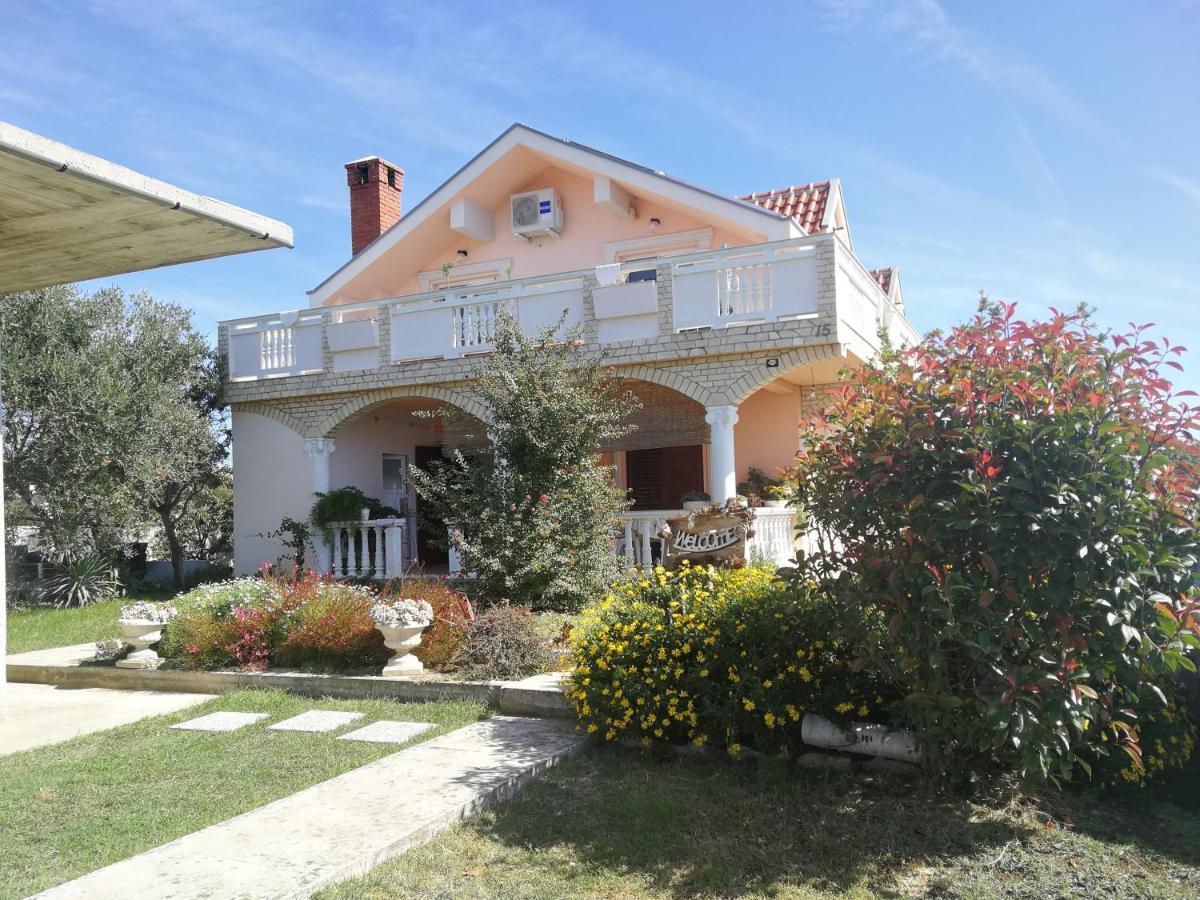 Villa Flora Maris Apartments Privlaka  Exteriér fotografie