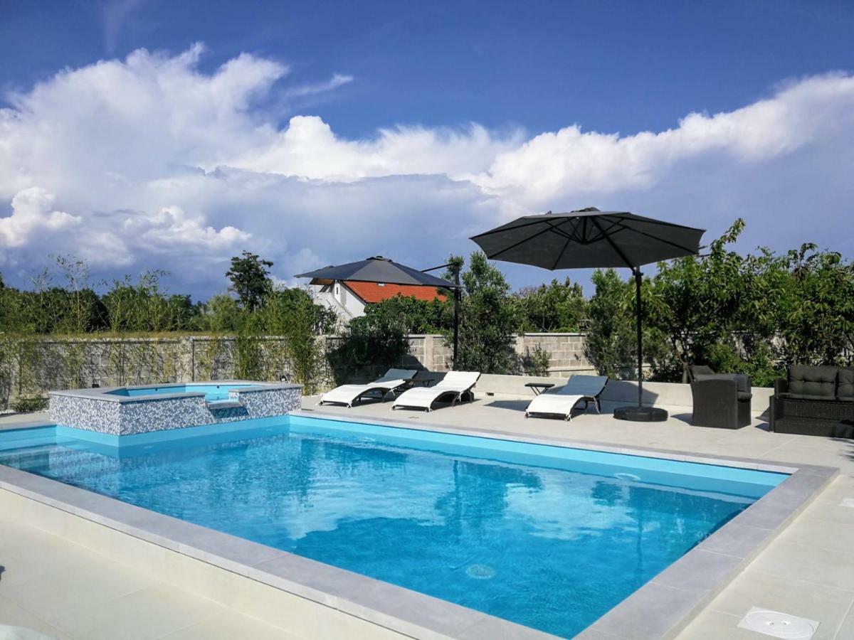 Villa Flora Maris Apartments Privlaka  Exteriér fotografie